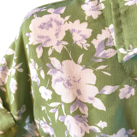 L.I.F.E. Floral Top - Picture 4 of 5